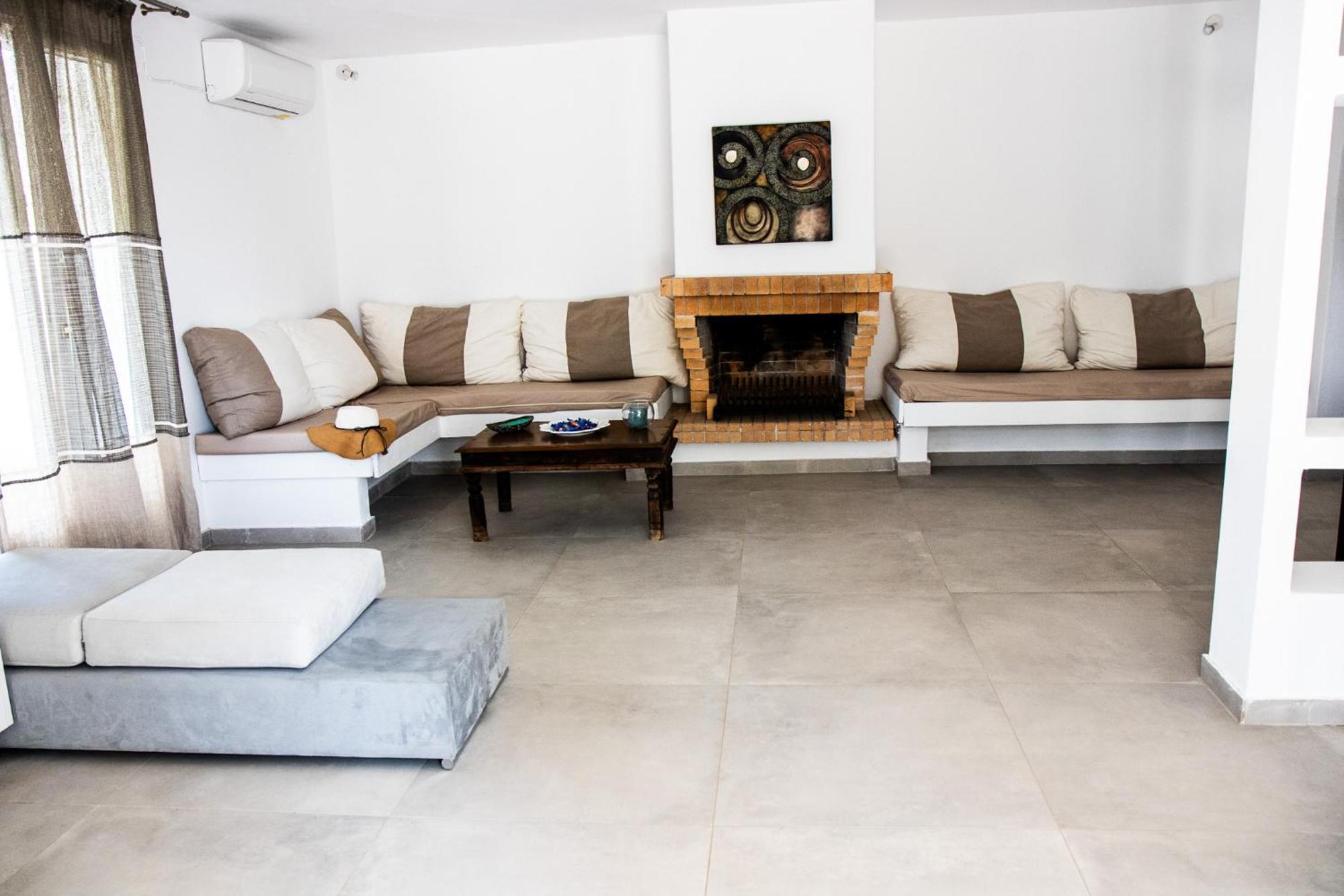 Mika Bungalows Náousa Buitenkant foto